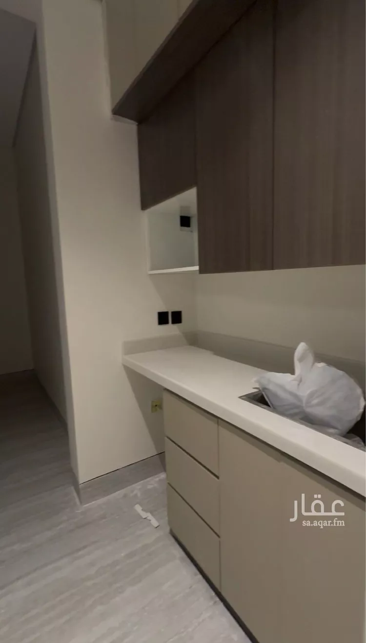عمارة للإيجار في شارع عبدالملك بن عباس, حي المهدية, مدينة الرياض, منطقة الرياض صورة 2