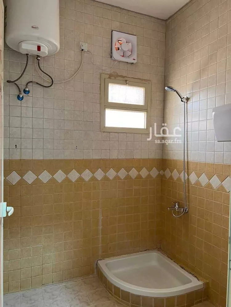 عمارة للبيع في شارع شارع صلاح الدين الايوبي, حي الأندلس, مدينة بقيق, المنطقة الشرقية 10