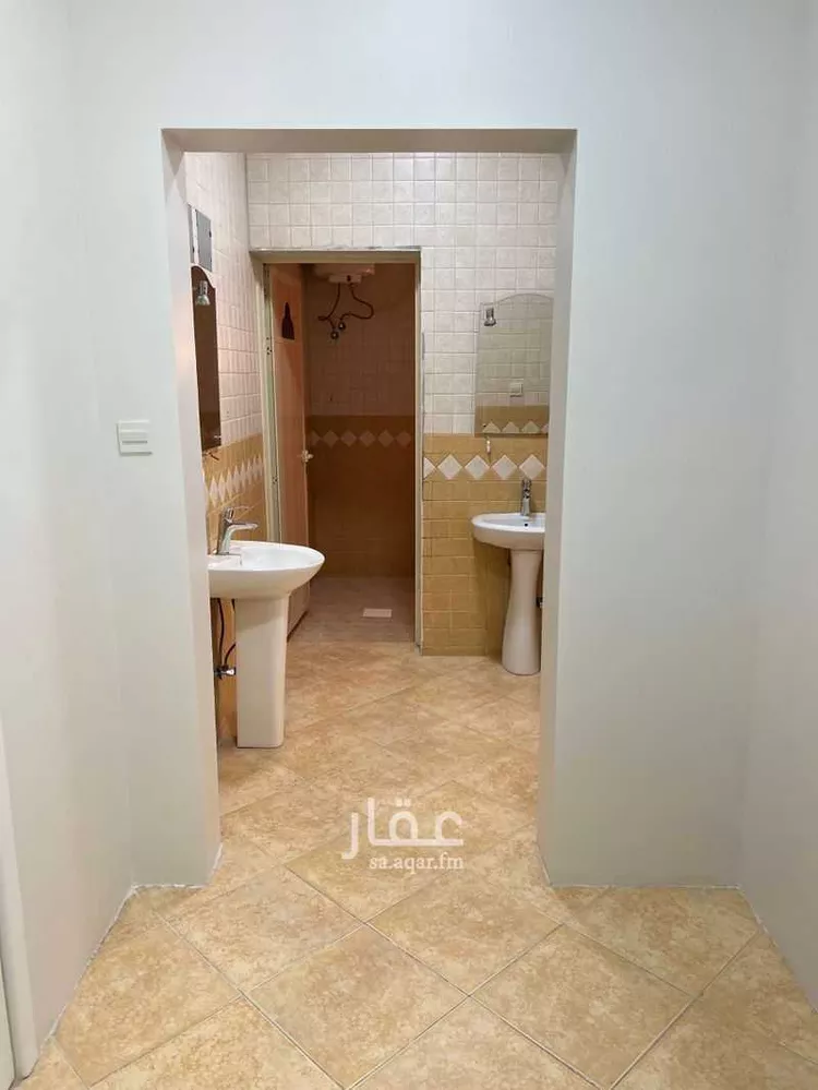 عمارة للبيع في شارع شارع صلاح الدين الايوبي, حي الأندلس, مدينة بقيق, المنطقة الشرقية 6