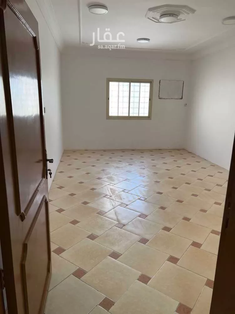عمارة للبيع في شارع شارع صلاح الدين الايوبي, حي الأندلس, مدينة بقيق, المنطقة الشرقية 18