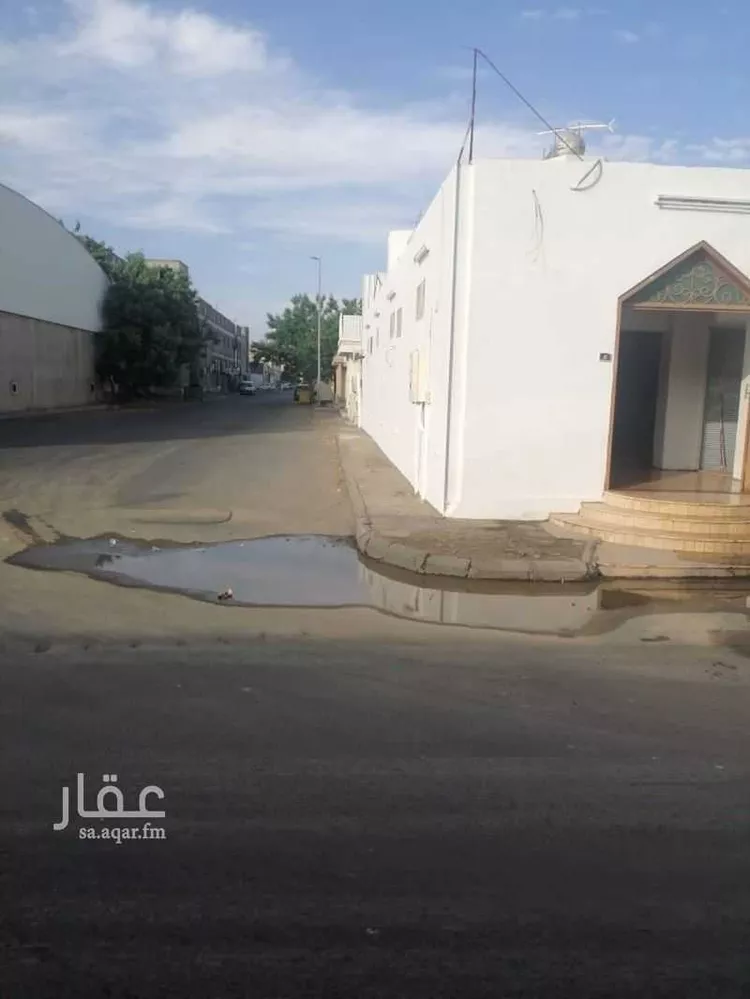 مستودع للبيع في شارع ابو المظفر المبارك, حي صاغر, مدينة نجران, منطقة نجران