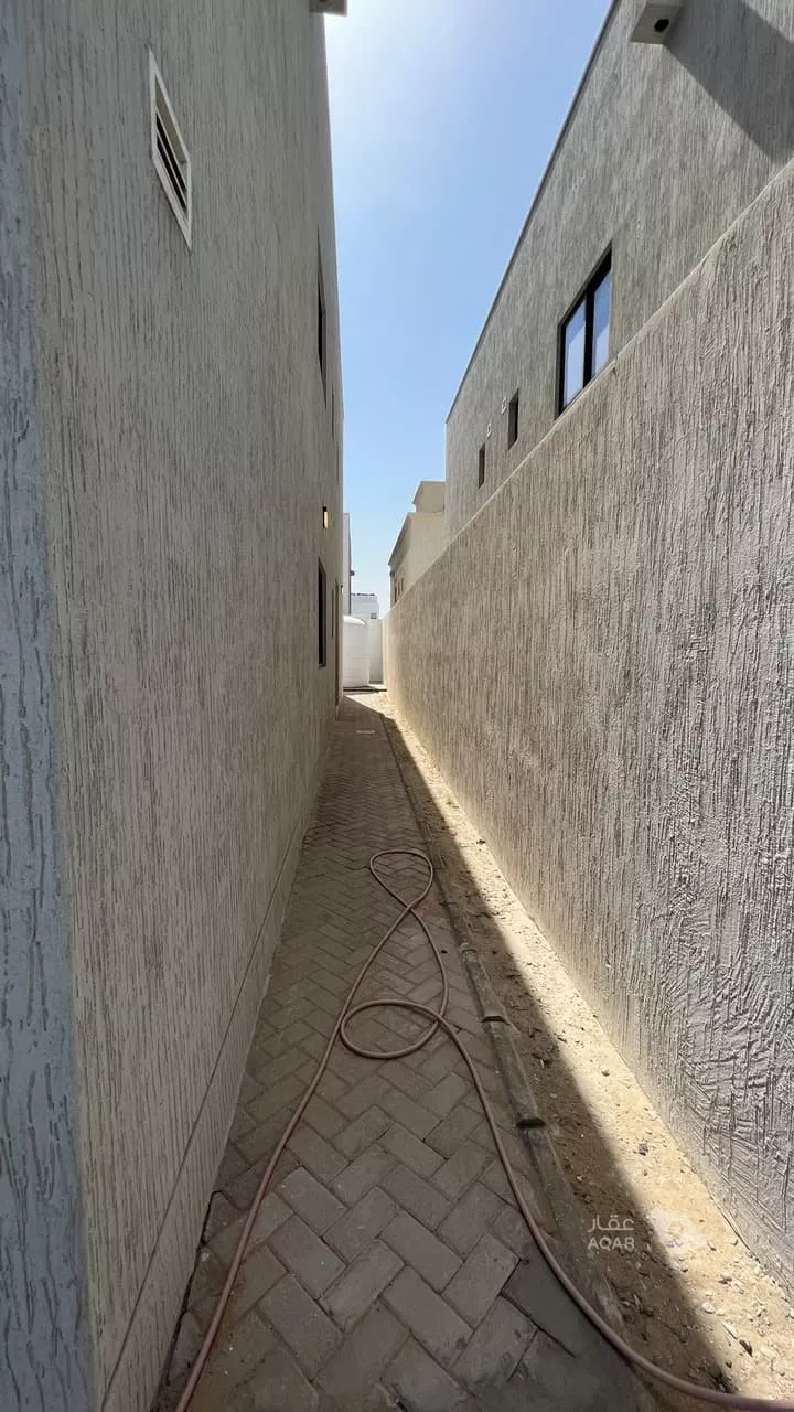 فيلا للإيجار في شارع خالد بن عدي, حي الأمواج, مدينة الخبر, المنطقة الشرقية 6