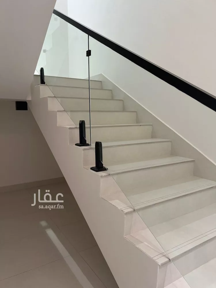 فيلا للإيجار في شارع رقم 165, حي الملقا, مدينة الرياض, منطقة الرياض 1 صورة