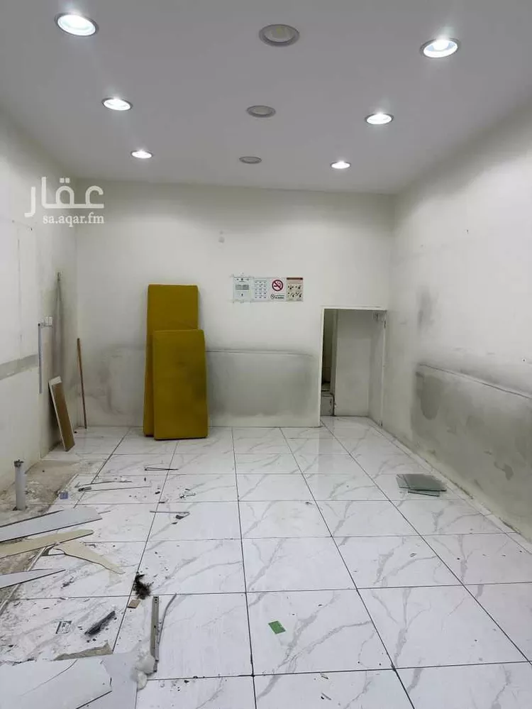 محل للإيجار في شارع الشيخ عبدالعزيز بن محمد بن علي, حي ظهرة البديعة, مدينة الرياض, منطقة الرياض صورة 2