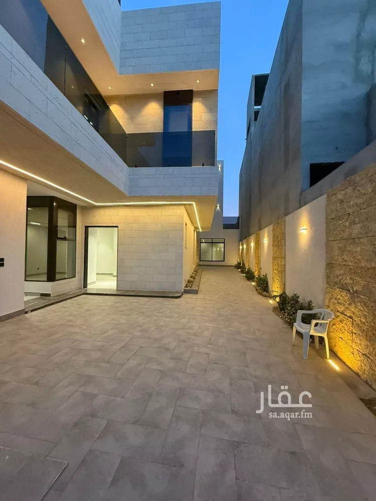 فيلا للبيع في شارع حلل بنت أبي المكارم, حي المهدية, مدينة الرياض, منطقة الرياض 8