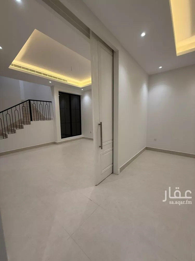 فيلا للبيع في شارع إبراهيم بن أحمد البلخي, حي المهدية, مدينة الرياض, منطقة الرياض 8