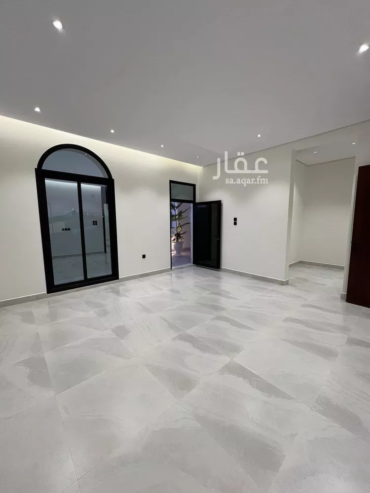 فيلا للبيع في شارع غانم المخزومي, حي عتود الشمالي, مدينة خميس مشيط, منطقة عسير صورة 3