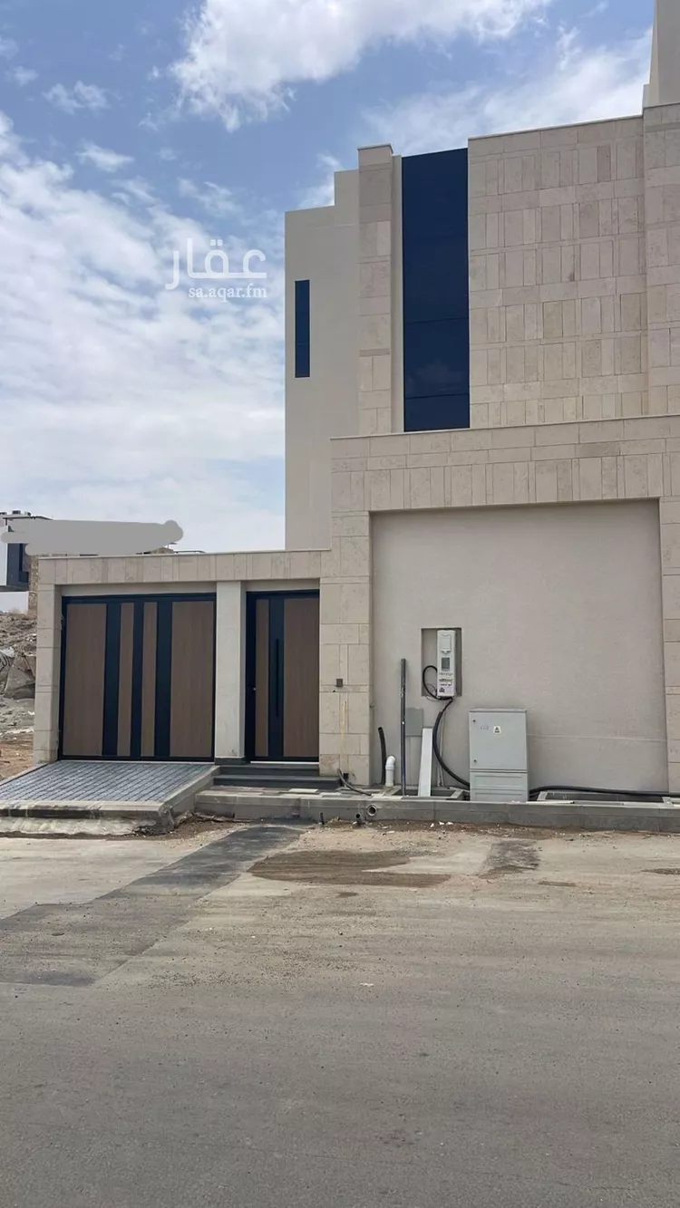 فيلا للبيع في شارع الراجحي, حي الظرفة, مدينة خميس مشيط, منطقة عسير