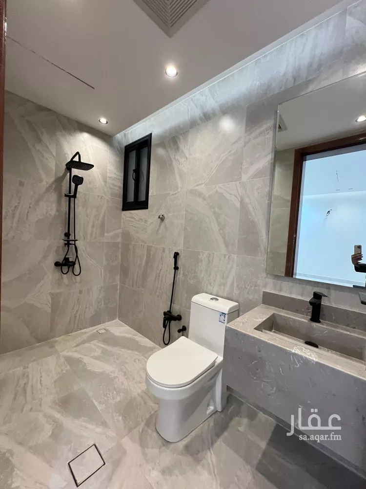 شقة للبيع في شارع عبدالله ابن غنام, حي الظرفة, مدينة خميس مشيط, منطقة عسير صورة 2