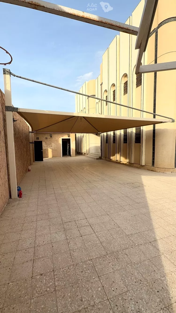 فيلا للبيع في شارع ابن ابي صادق, حي بدر, مدينة الرياض, منطقة الرياض صورة 3