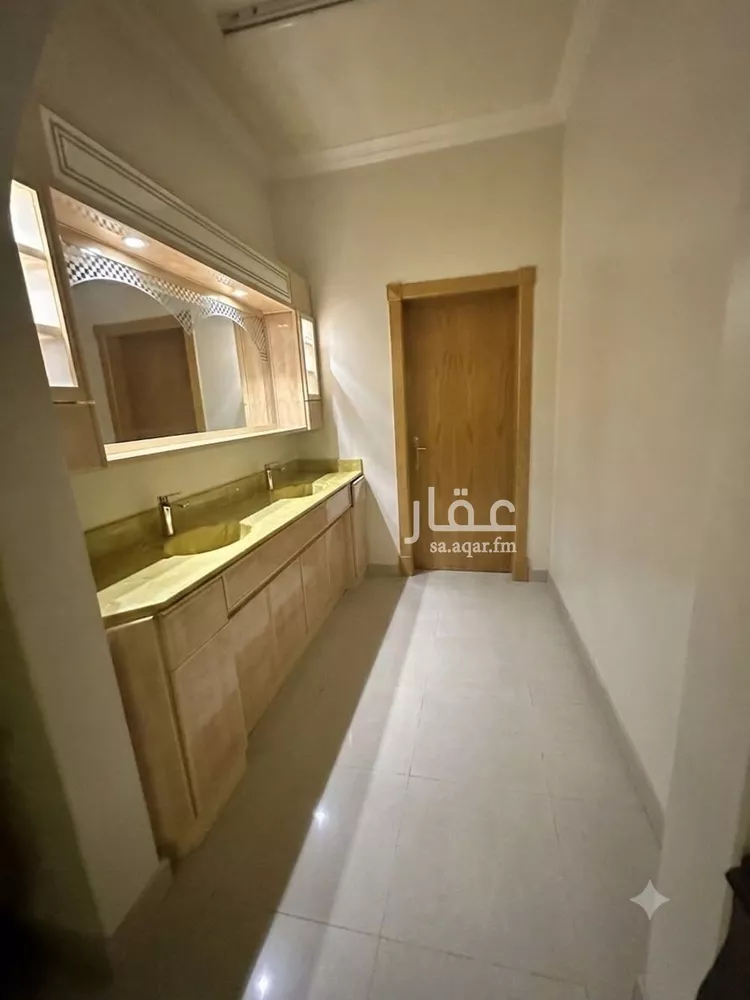 فيلا للبيع في شارع البحيرة, حي العريجاء الأوسط, مدينة الرياض, منطقة الرياض 14