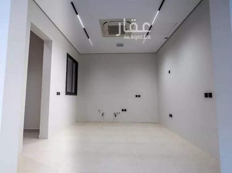 Floor for Sale in Riyadh Al Qirawan 7