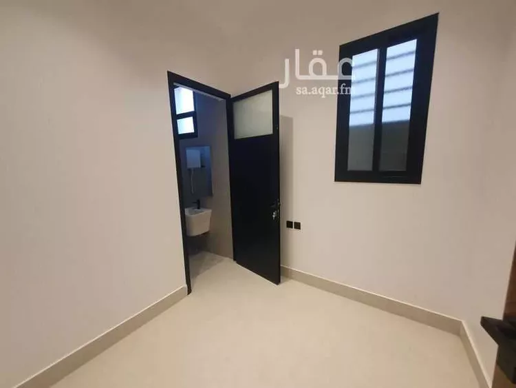 Floor for Sale in Al Muzahimiyah Tuwaiq 17