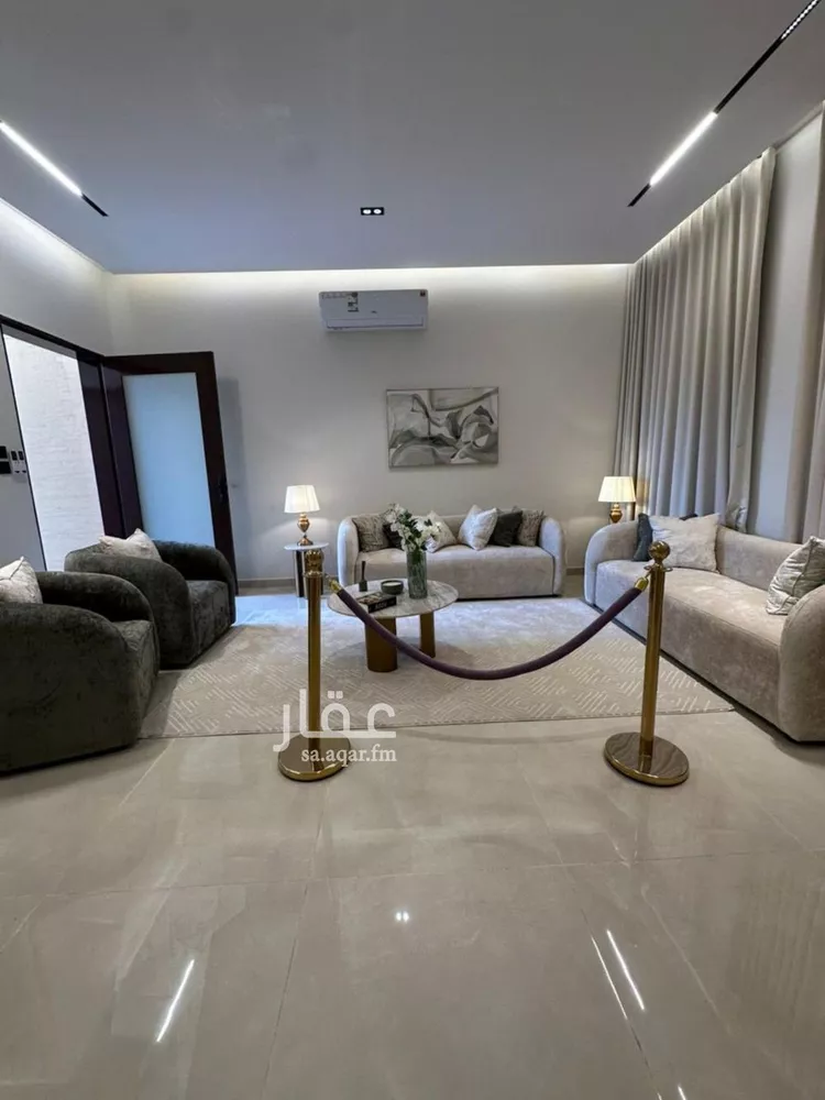 دور للبيع في شارع عبدالرحمن ابن مقبل, حي عكاظ, مدينة الرياض, منطقة الرياض صورة 2