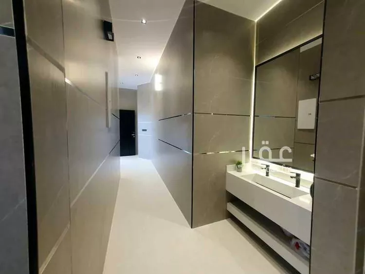 Floor for Sale in Al Muzahimiyah Tuwaiq 17