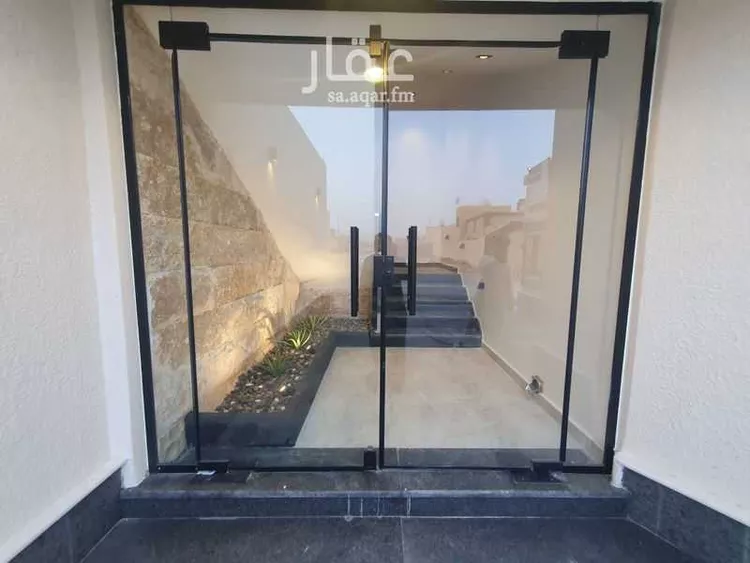 Floor for Sale in Al Muzahimiyah Tuwaiq 12