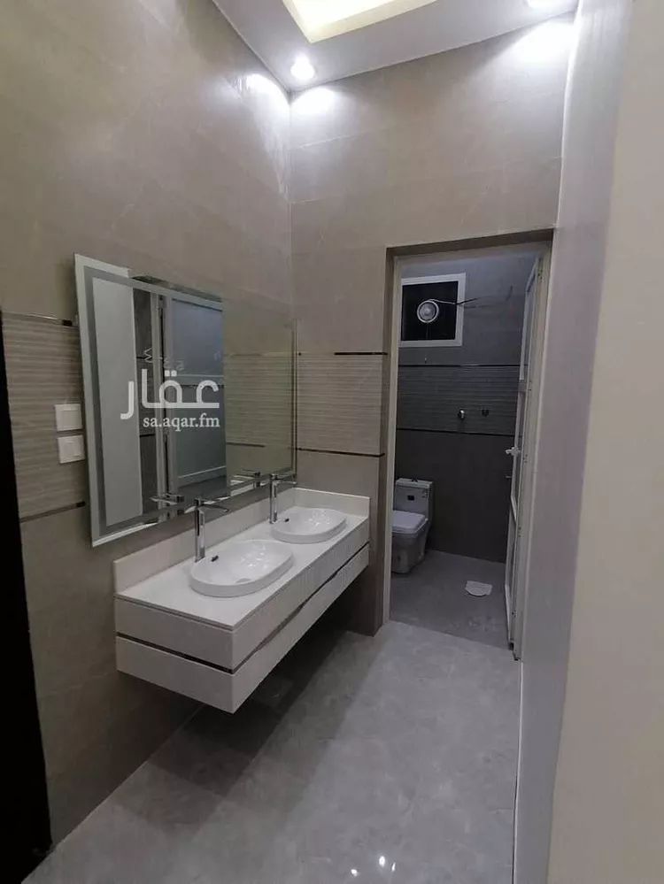 Floor for Sale in Al Muzahimiyah Tuwaiq 13