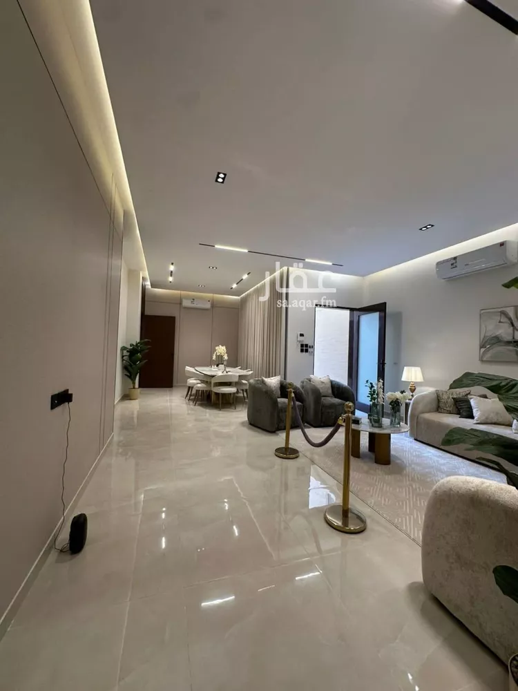 دور للبيع في شارع عبدالرحمن ابن مقبل, حي عكاظ, مدينة الرياض, منطقة الرياض صورة 5