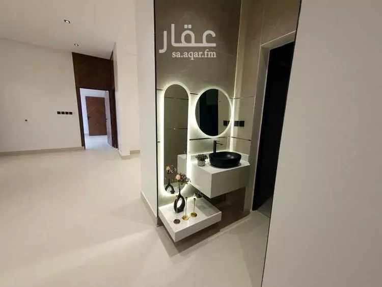 Floor for Sale in Al Muzahimiyah Tuwaiq 18
