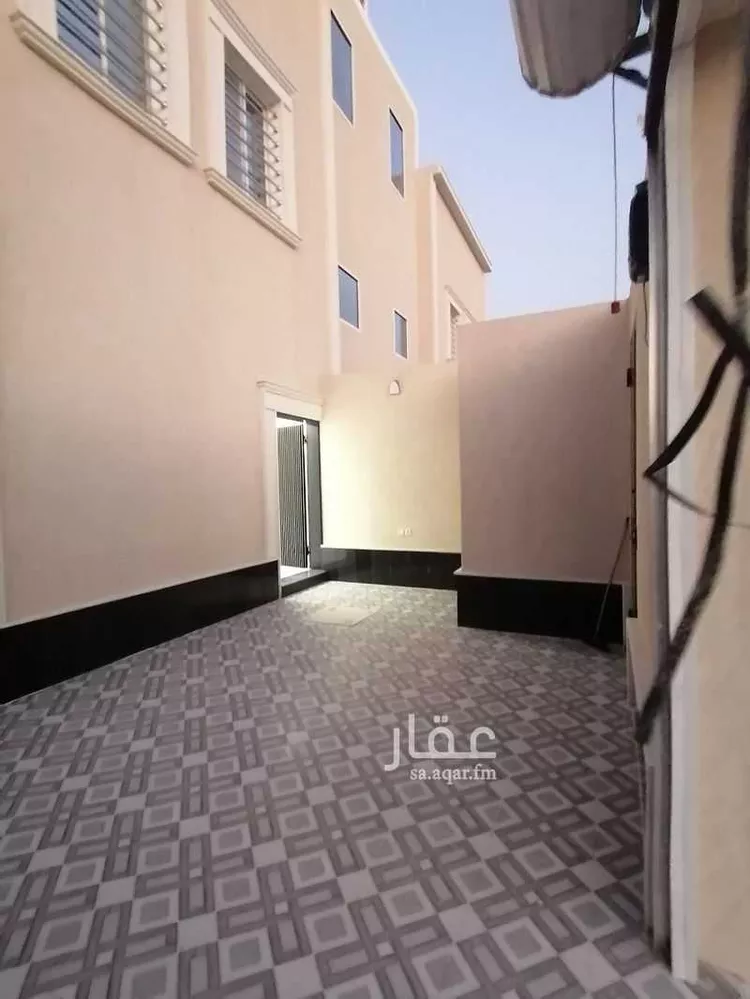 Floor for Sale in Al Muzahimiyah Tuwaiq 14