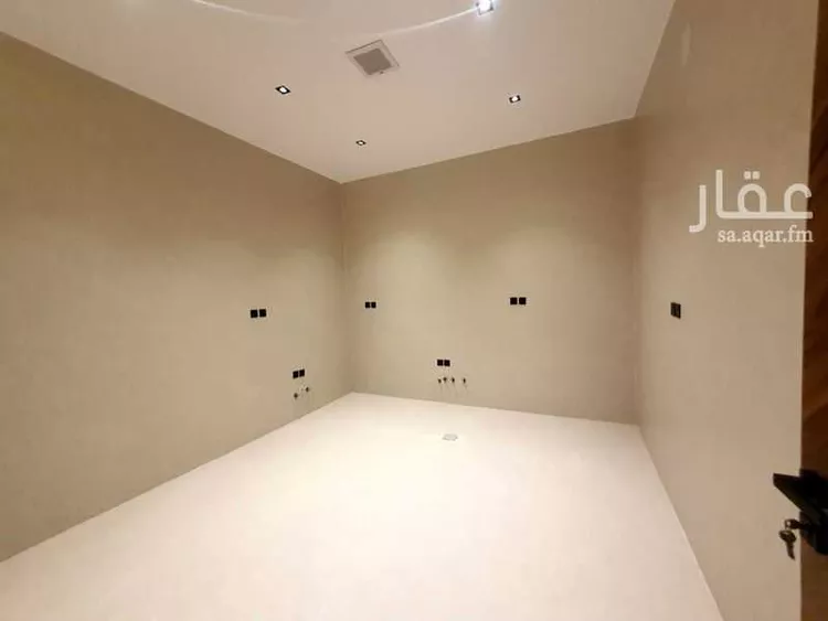 Floor for Sale in Al Muzahimiyah Tuwaiq 16