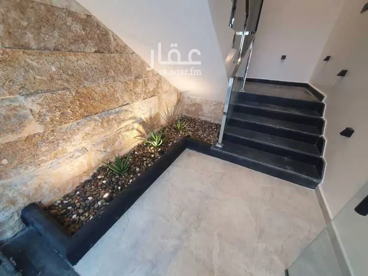 Floor for Sale in Al Muzahimiyah Tuwaiq 13