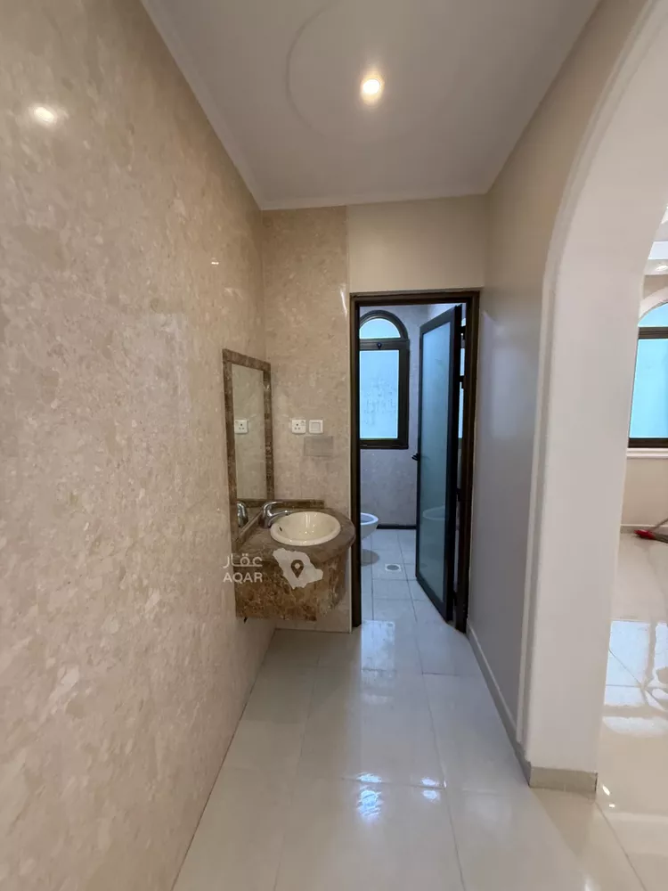 Floor for Rent in Dammam Ash Shulah 5