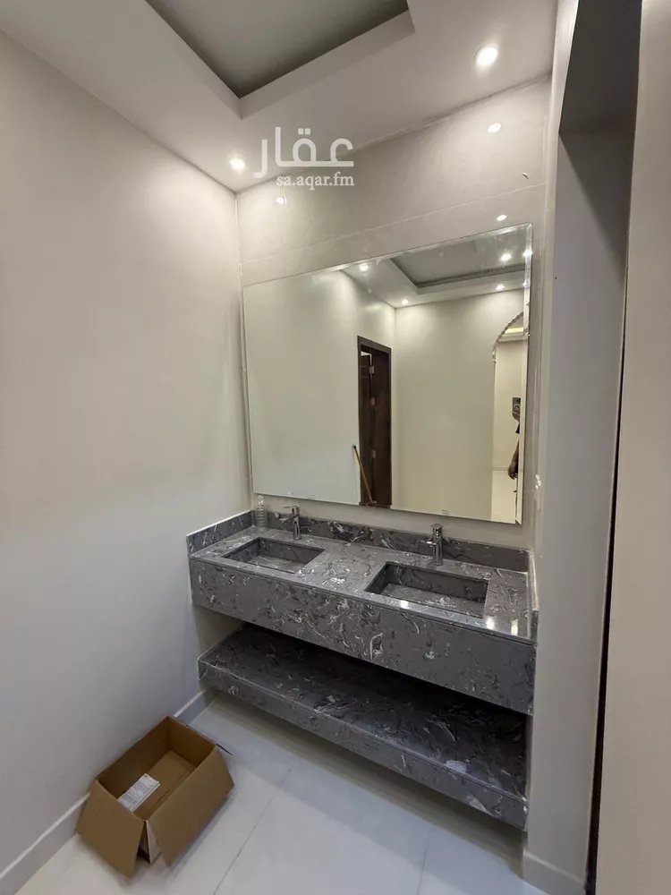 فيلا للبيع في شارع الهمام العبدي, حي العروبة, مدينة الدمام, المنطقة الشرقية صورة 2