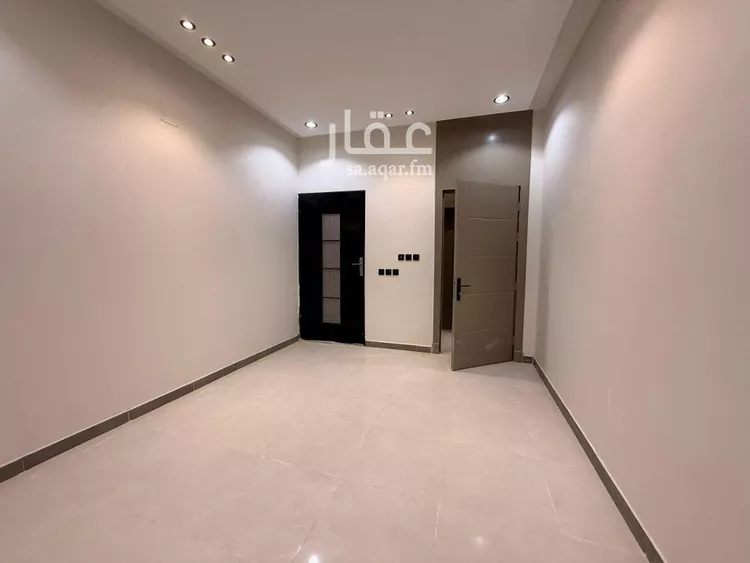 دور للبيع في شارع النغيق, حي طيبة, مدينة الرياض, منطقة الرياض صورة 2