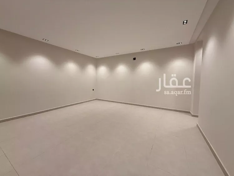 دور للبيع في شارع النغيق, حي طيبة, مدينة الرياض, منطقة الرياض صورة 3