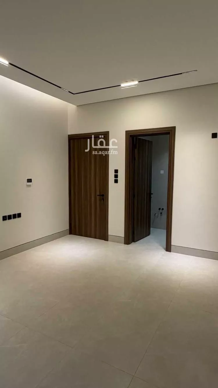 Floor for Sale in Riyadh Al Arid 30