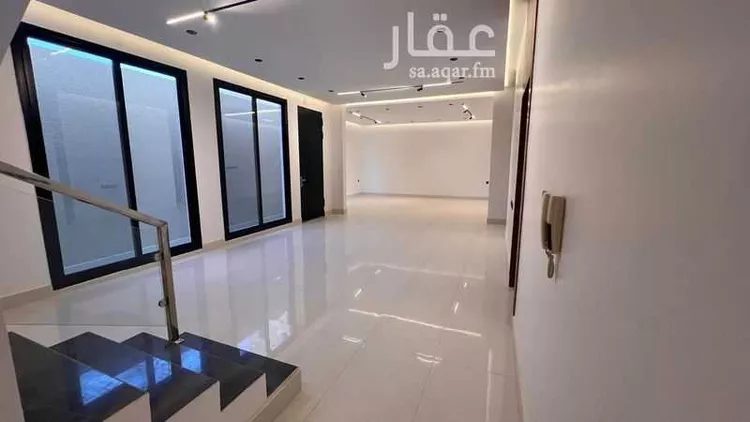 فيلا للبيع في شارع جبل المدار, حي القادسية, مدينة الرياض, منطقة الرياض 8