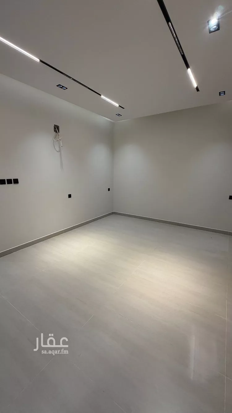 Floor for Sale in Riyadh As Safaa 8