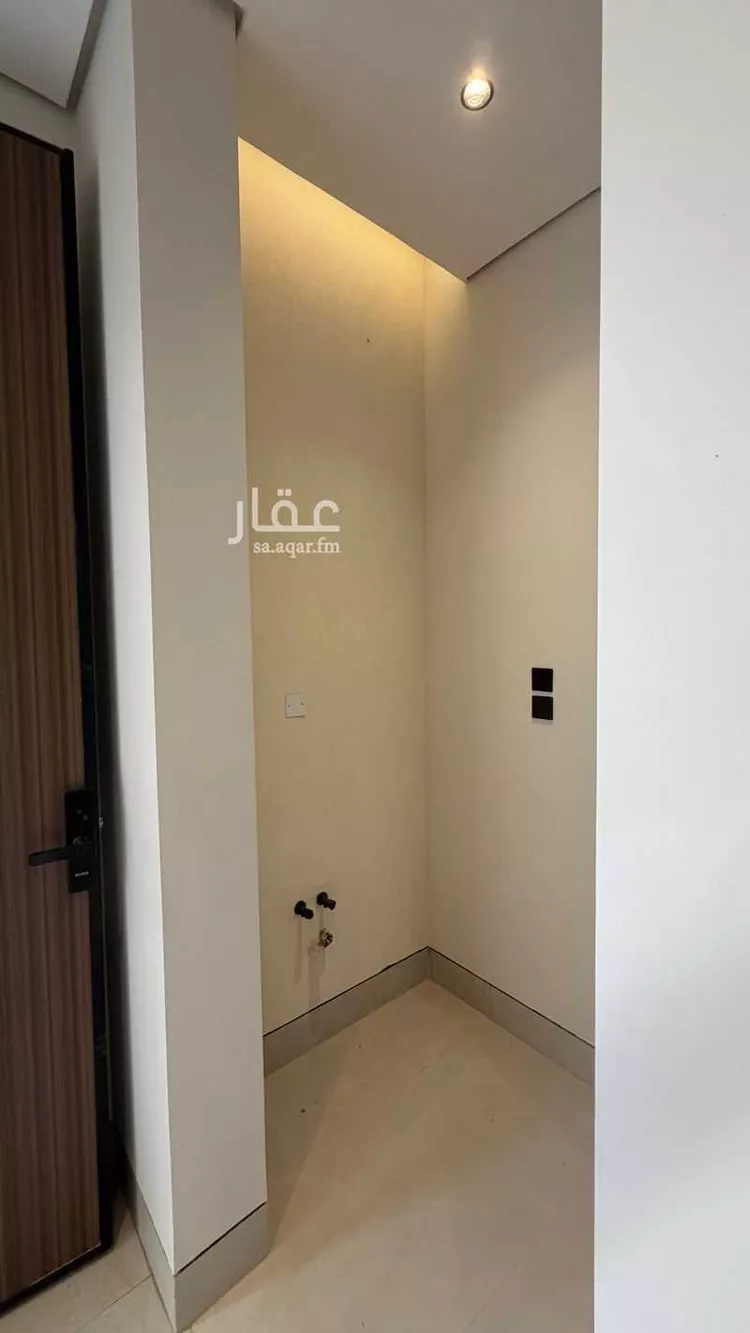 Floor for Sale in Riyadh Al Arid 8