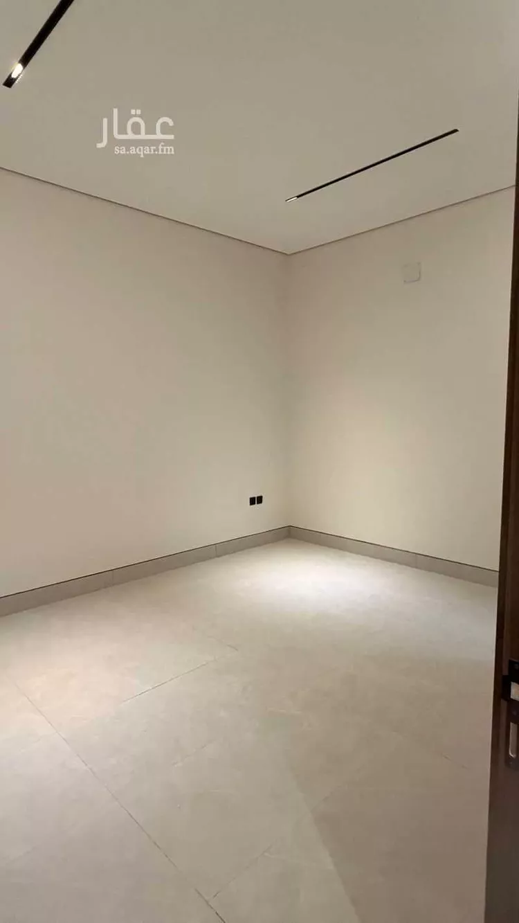 Floor for Sale in Riyadh Al Arid 19