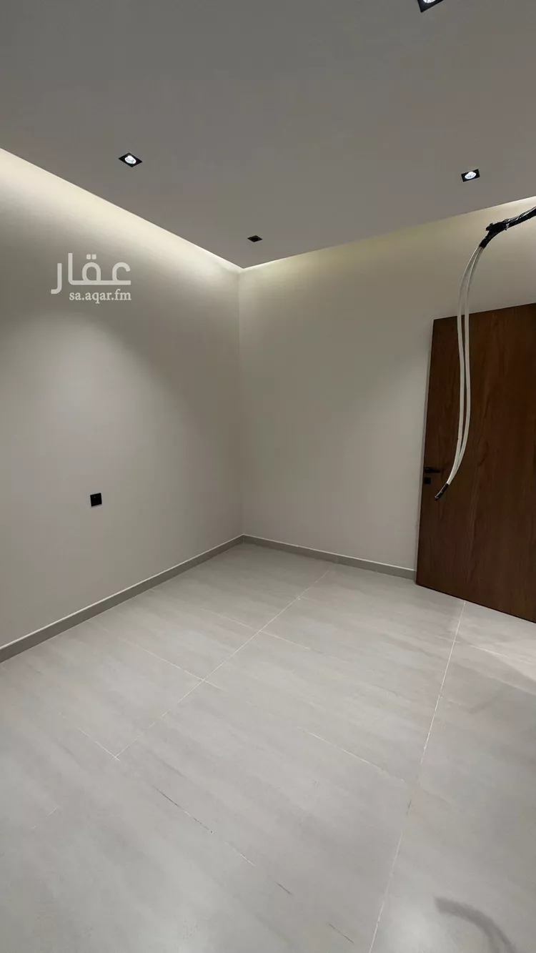 Floor for Sale in Riyadh As Safaa 21