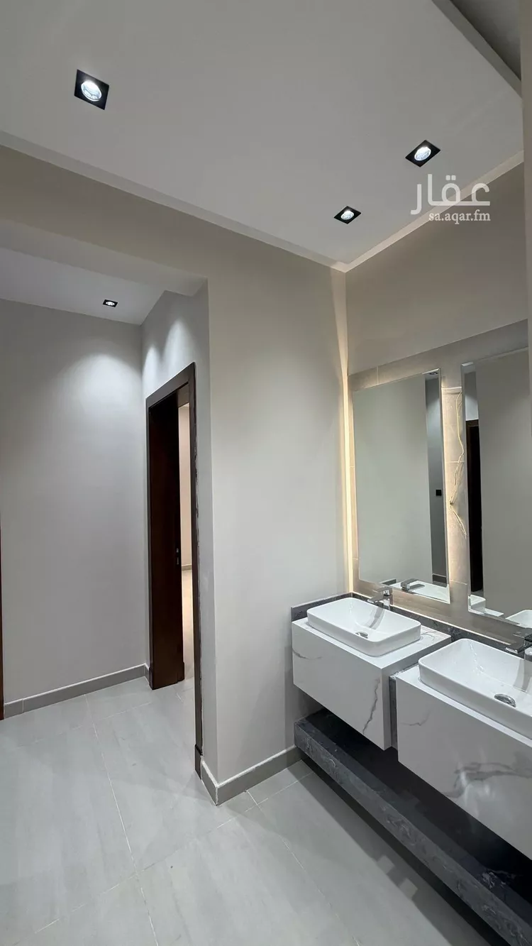 Floor for Sale in Riyadh As Safaa 11