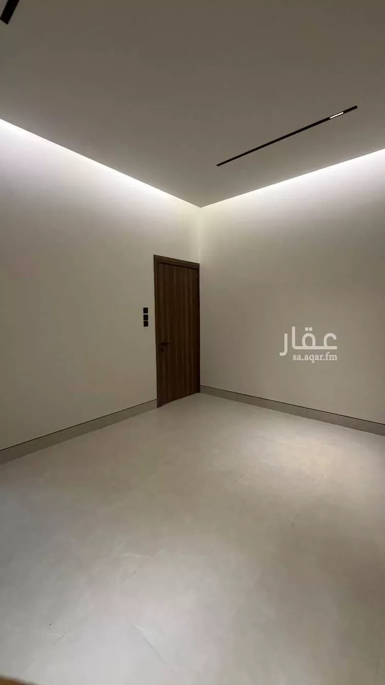 Floor for Sale in Riyadh Al Arid 27