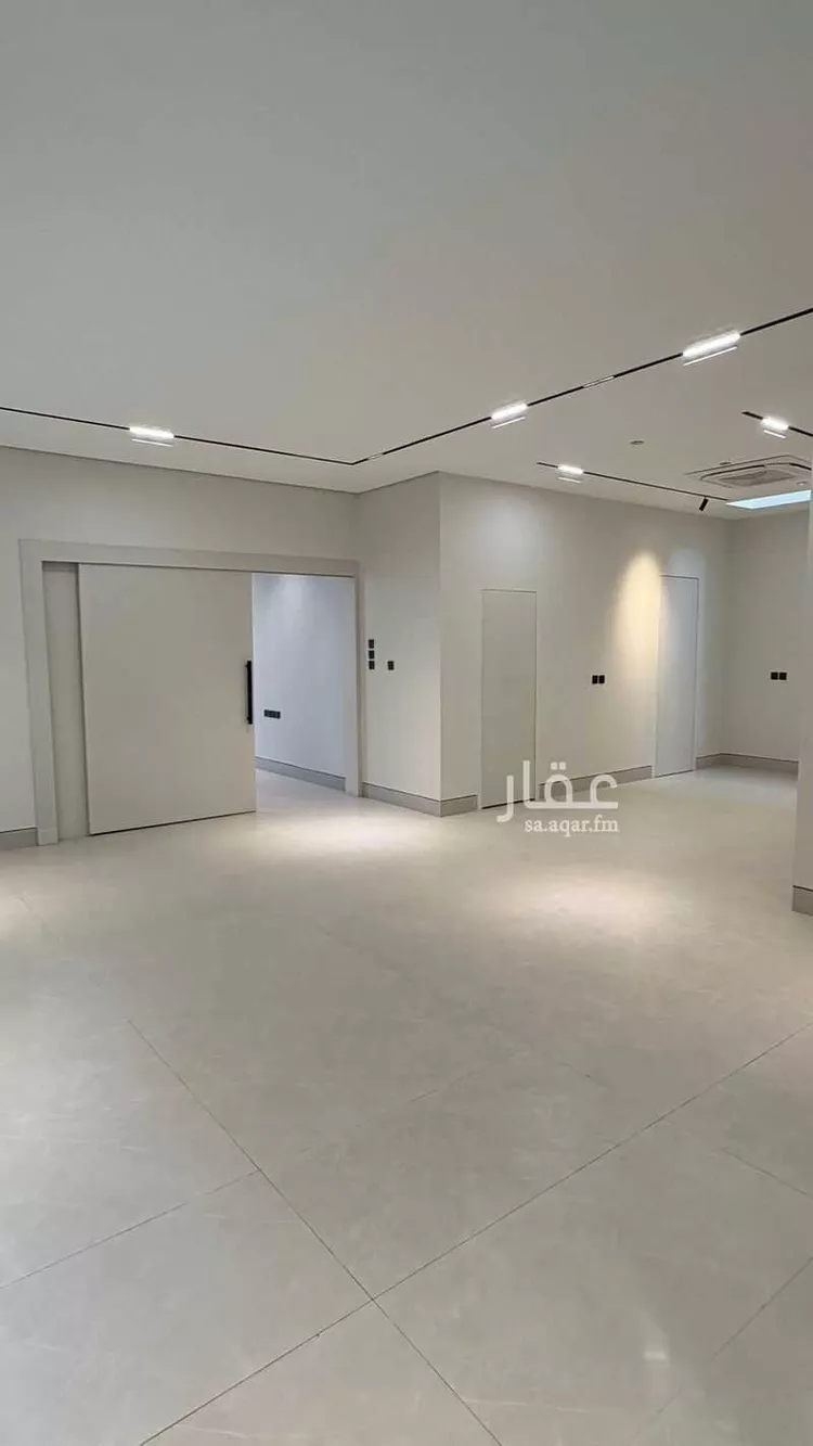 Floor for Sale in Riyadh Al Arid 10