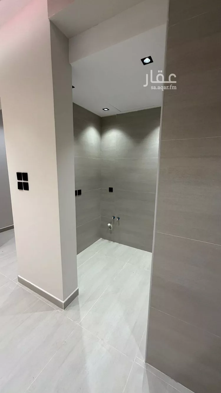 Floor for Sale in Riyadh As Safaa 16