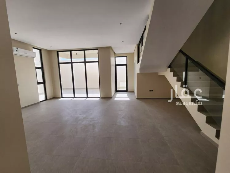 فيلا للإيجار في شارع عبيدالله الفقيه, حي الرمال, مدينة الرياض, منطقة الرياض