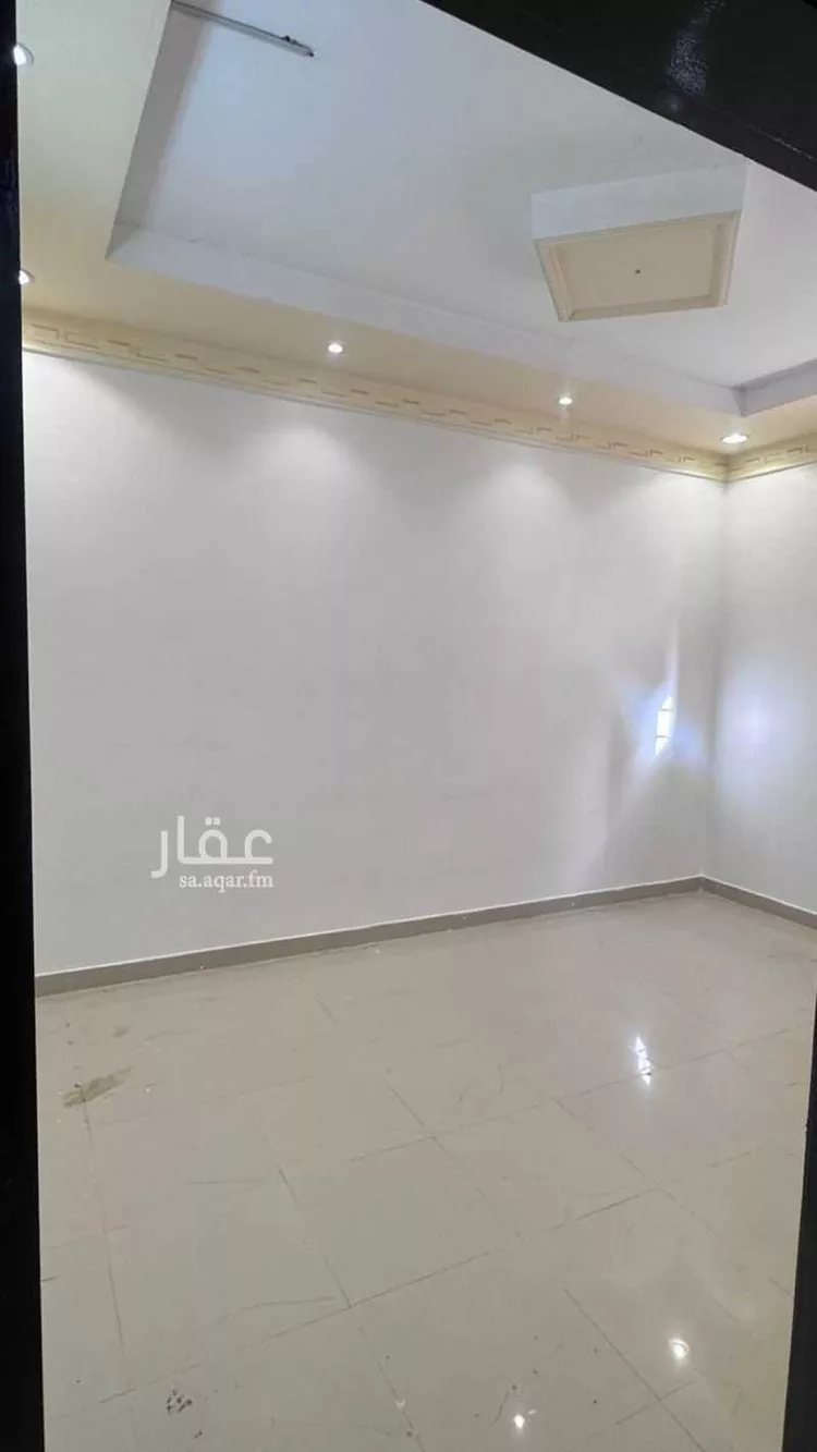 فيلا للإيجار في شارع العريضة, حي بدر, مدينة الرياض, منطقة الرياض صورة 3