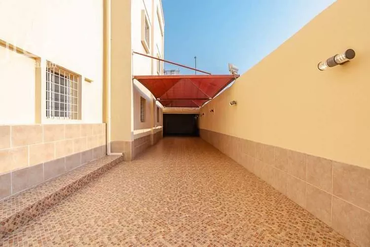 عمارة للبيع في شارع جمعان ابن ناصر, حي الرويس, مدينة جدة, منطقة مكة المكرمة 11