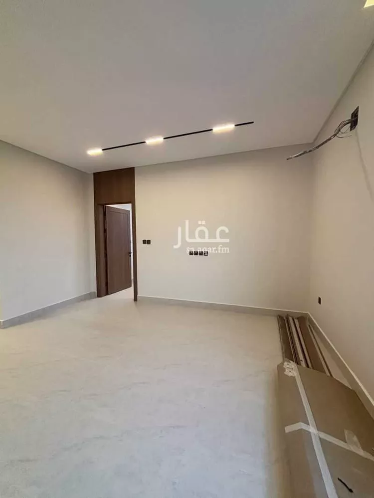 Floor for Sale in Riyadh Al Malqa 9