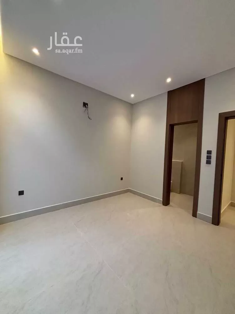 Floor for Sale in Riyadh Al Malqa 19