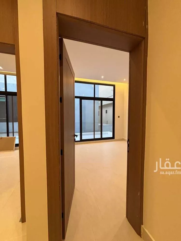 Floor for Sale in Riyadh Al Malqa 23