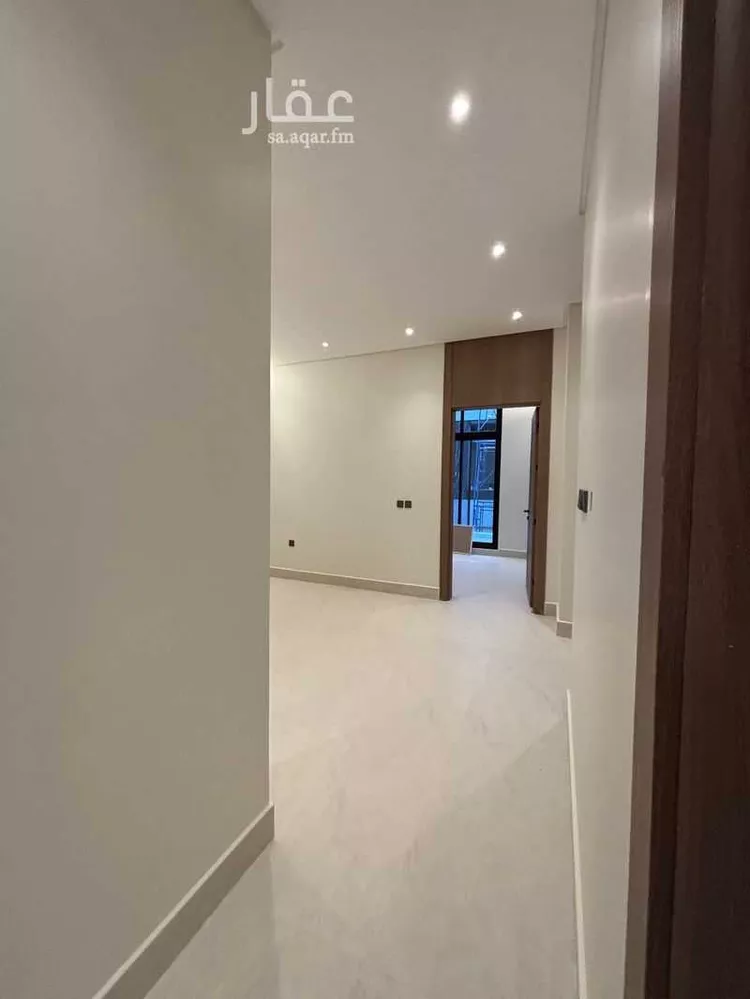 Floor for Sale in Riyadh Al Malqa 20