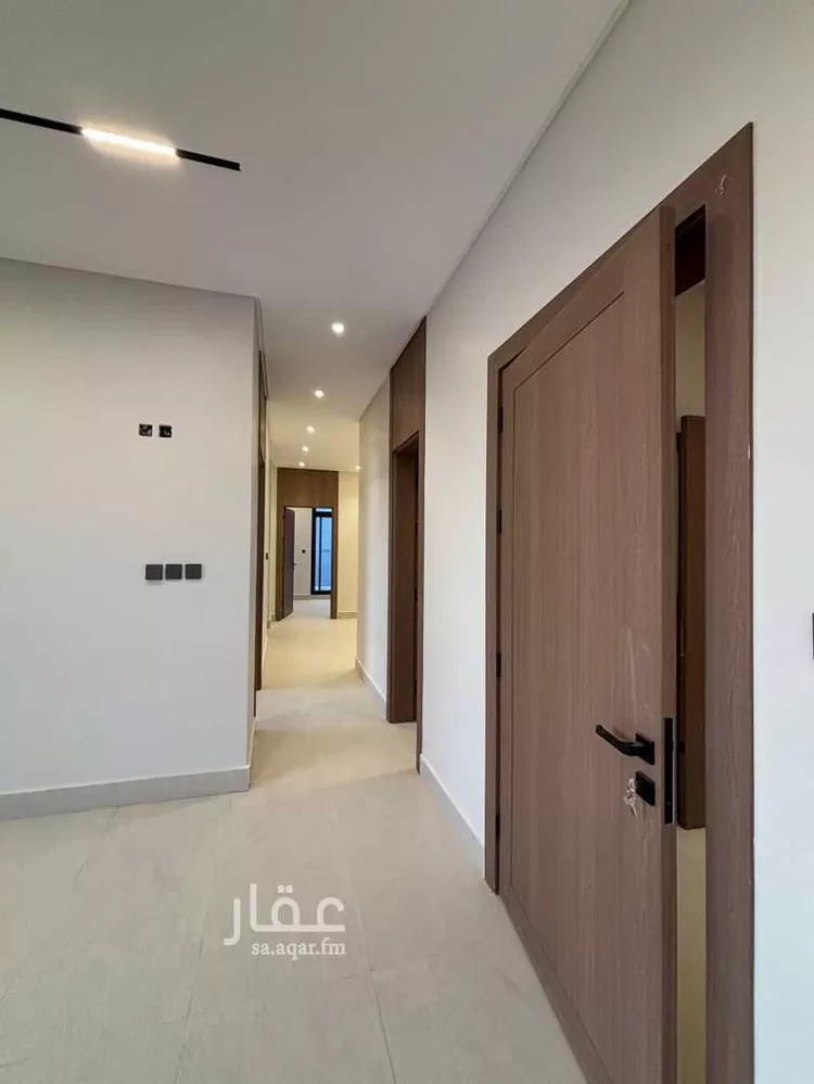 دور للبيع في شارع الجيب, حي الملقا, مدينة الرياض, منطقة الرياض 16
