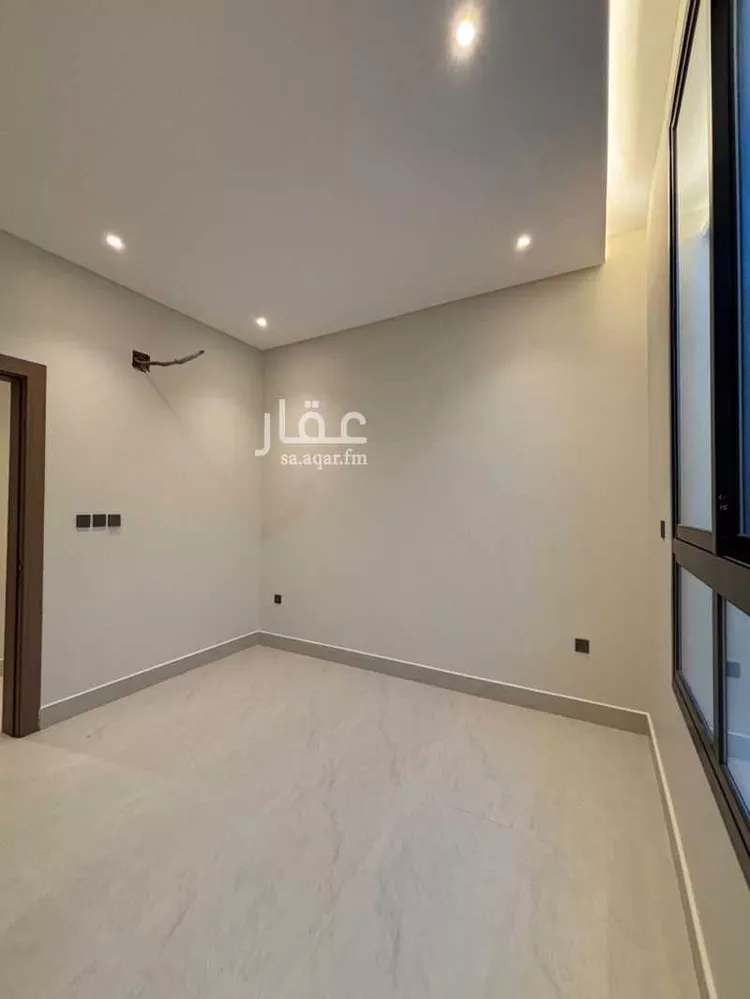Floor for Sale in Riyadh Al Malqa 22