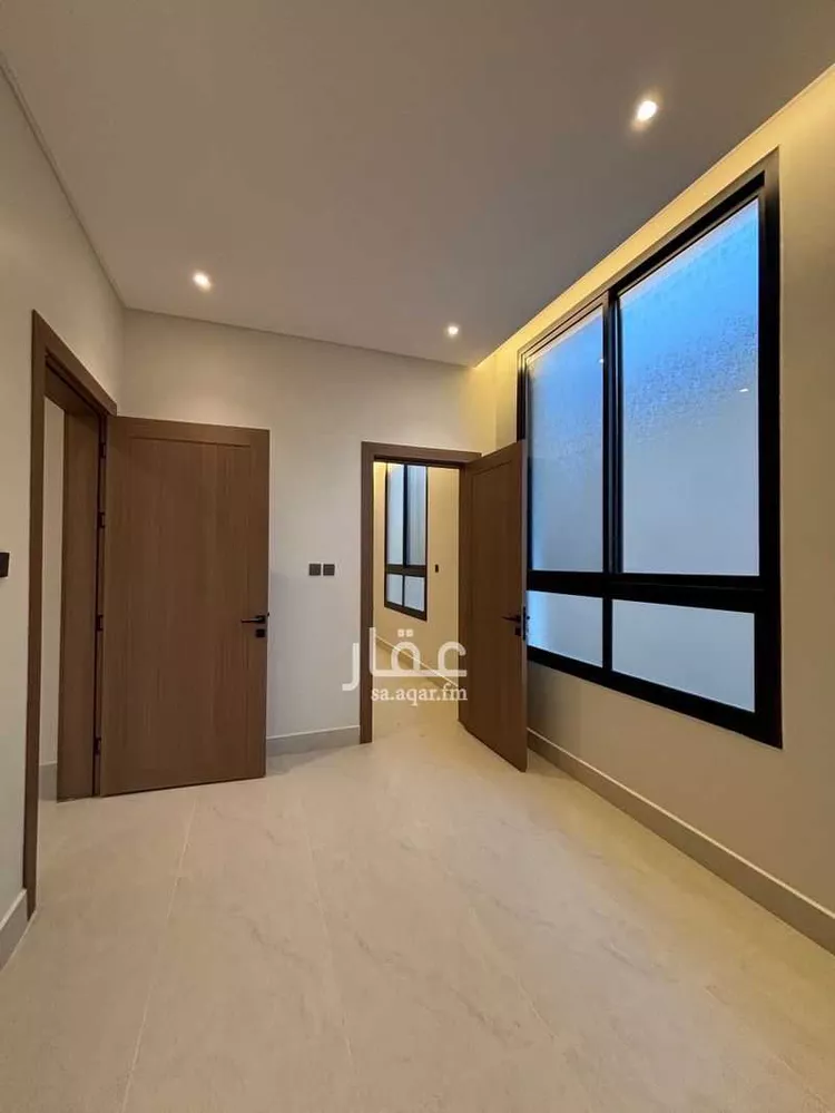 Floor for Sale in Riyadh Al Malqa 11